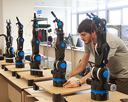 Kostengnstiger, vollstndig 3D-gedruckter Open-Source-Roboterarm